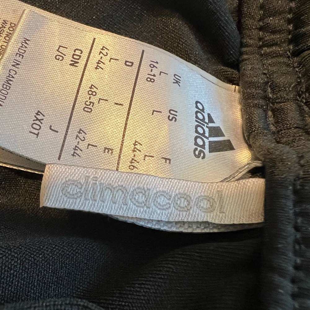 ✨SOLD - Adidas Women’s Climacool Athletic Shorts - Picture 5 of 6